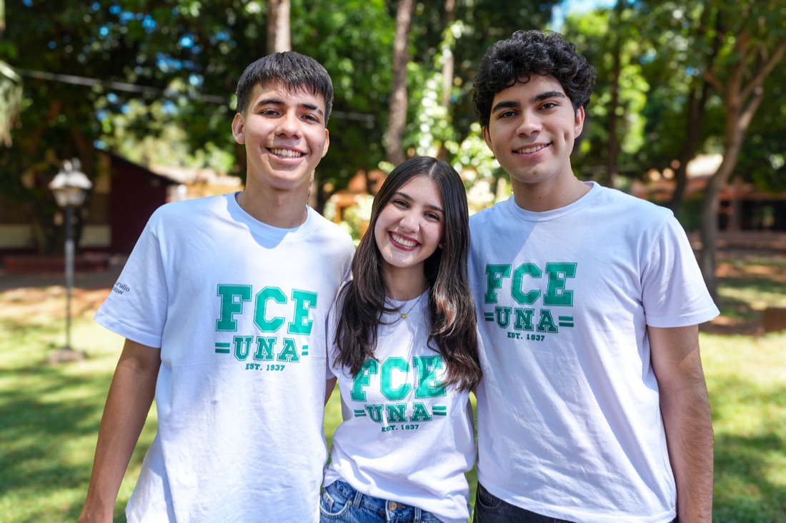 Estudiante Cursillo Solow — Ciencias Económicas FCE-UNA